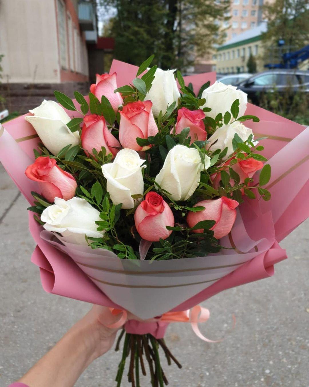 Цветы хабаровск с доставкой. Dana’s roses оформление. Букеты цветов хабаровск. Цветы хабаровск с доставкой. Заказ цветов в хабаровске.